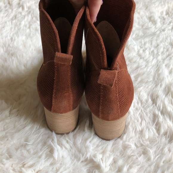 ❌SOLD❌NEW Aquatalia Tricia Suede Ankle Bootie - Picture 5 of 8